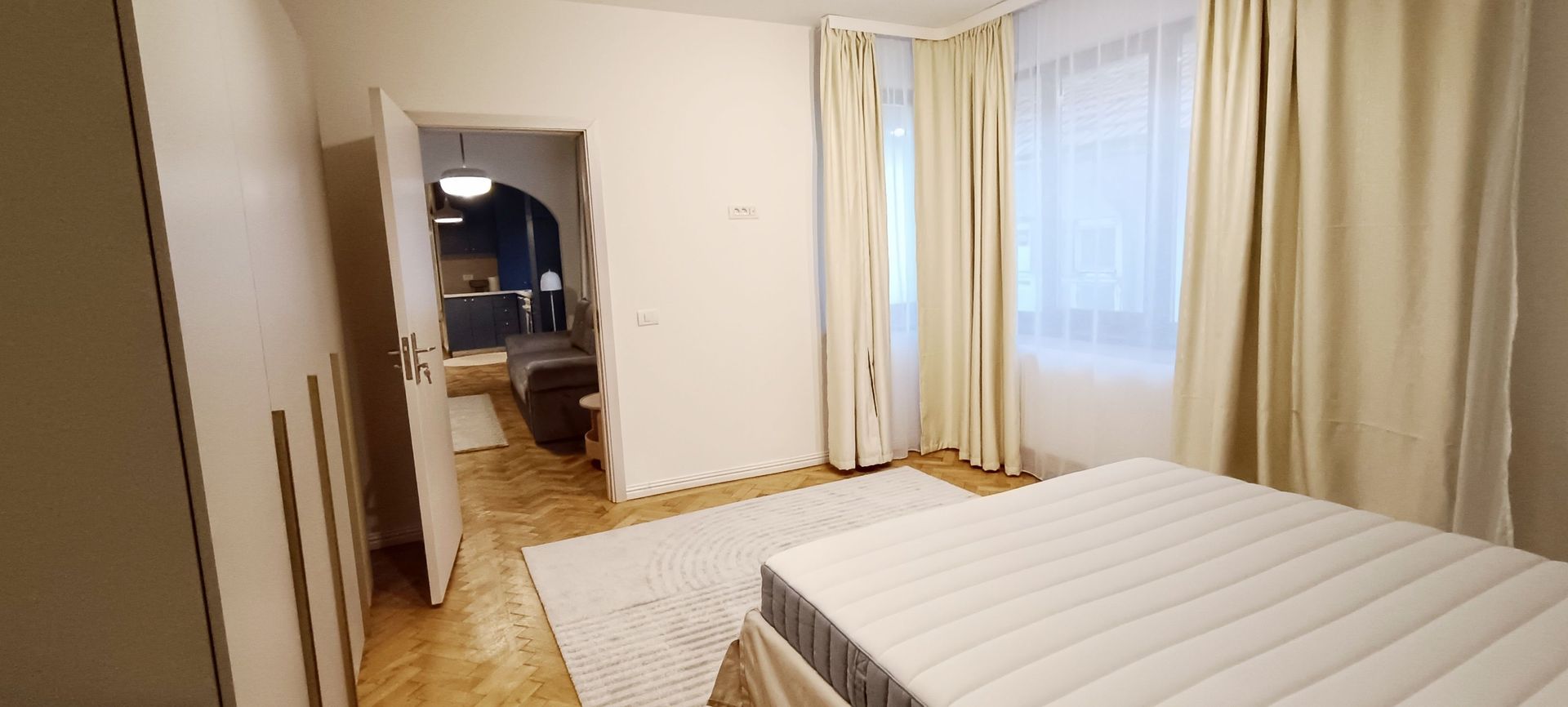 Apartament cu 2 camere renovat-mobilat nou-Republicii - Poză 3
