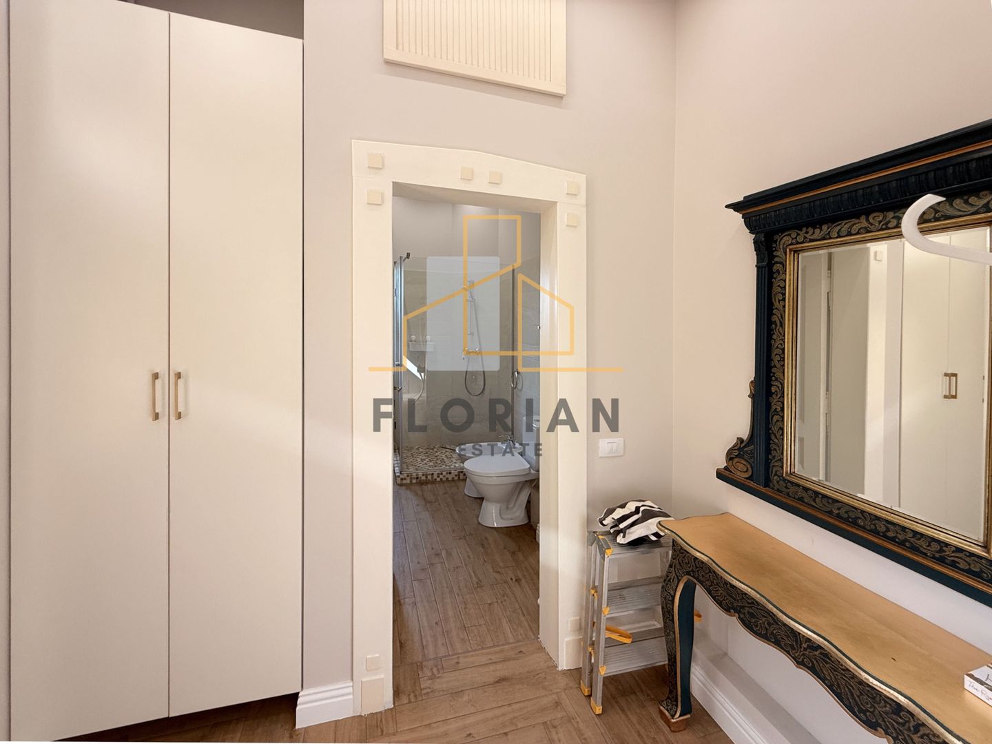 Apartament  modern cu 2 camere in cladire istorica– Zona Sinaia - Poză 17