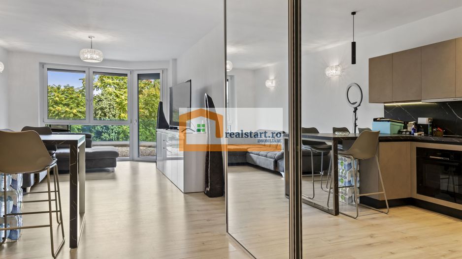 Parter Inalt, Terasa 38 mp vedere parc, mobilat si utilat premium - Poză 2