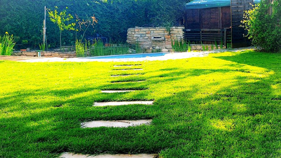 Pensiune de vanzare in Costinesti la doar 0.9 m distanta de plaja - Poză 9