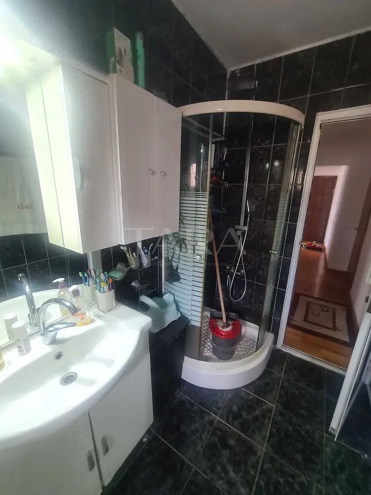 Apartament 3 camere – Mărăști, etaj intermediar, 65 mp + balcon 8 mp. - Poză 2