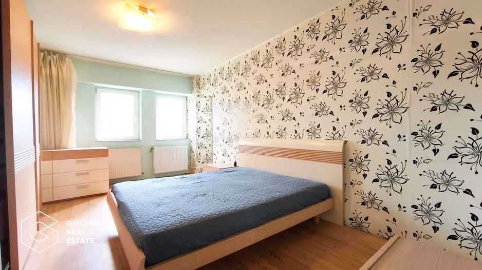 Apartament spatios cu 3 camere, 2 bai, zona Podgoria - Poză 1