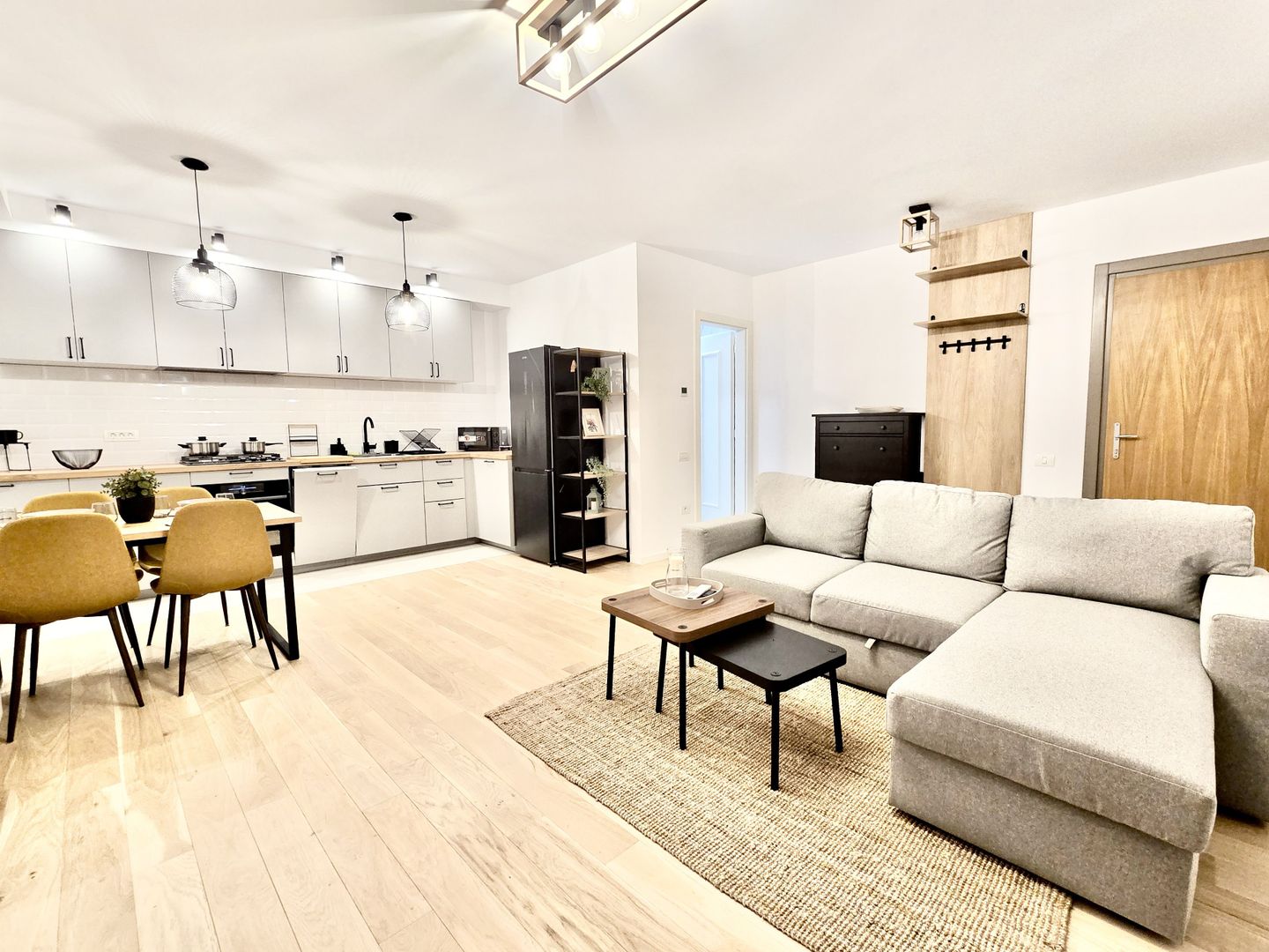 Apartament vibrant și primitor, prima închiriere, în Monarch Residence - Poză 5