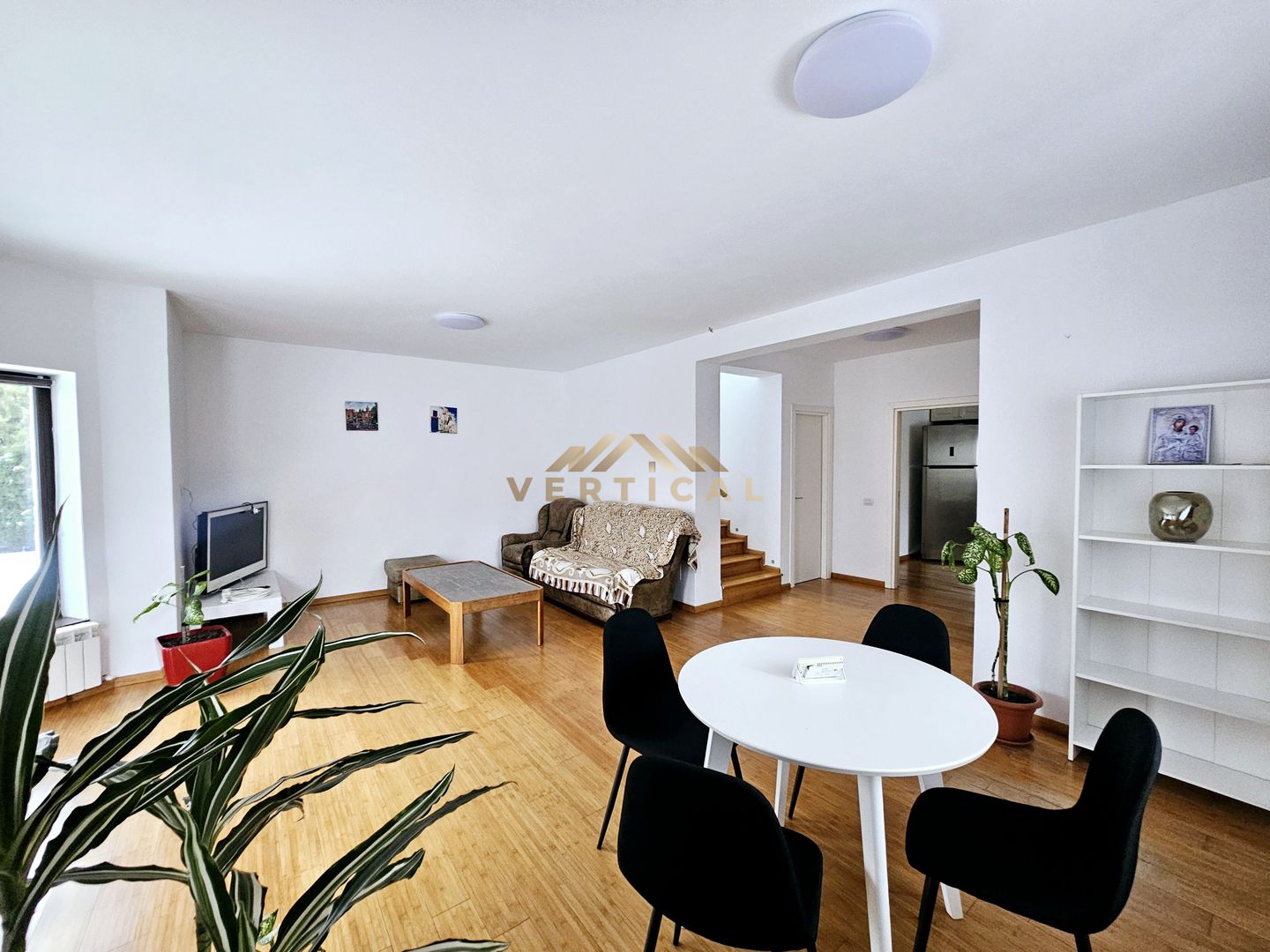 Vila de inchiriat cu 4 camere - comuna Berceni - Poză 8