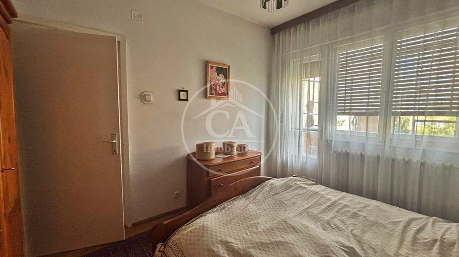 Apartament de vanzare cu 3 camere in zona Dacia Oradea - Poză 4