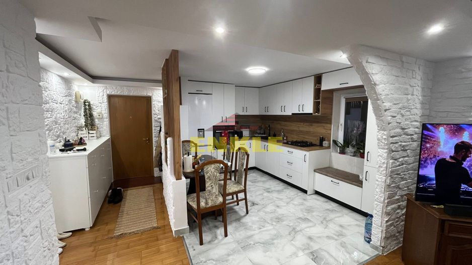 De vânzare apartament 3 camere – zona Stejari - Poză 3