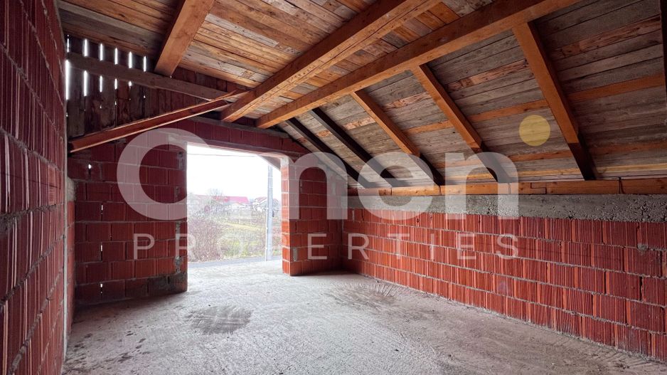 Casa P+M la rosu | 204 mp | 5 ari teren | compartimentare excelenta | Satulung. - Poză 15