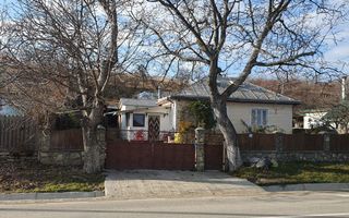 Casă de vânzare în Deleni, Iași – 3 camere, teren 2000 mp - Poză 1