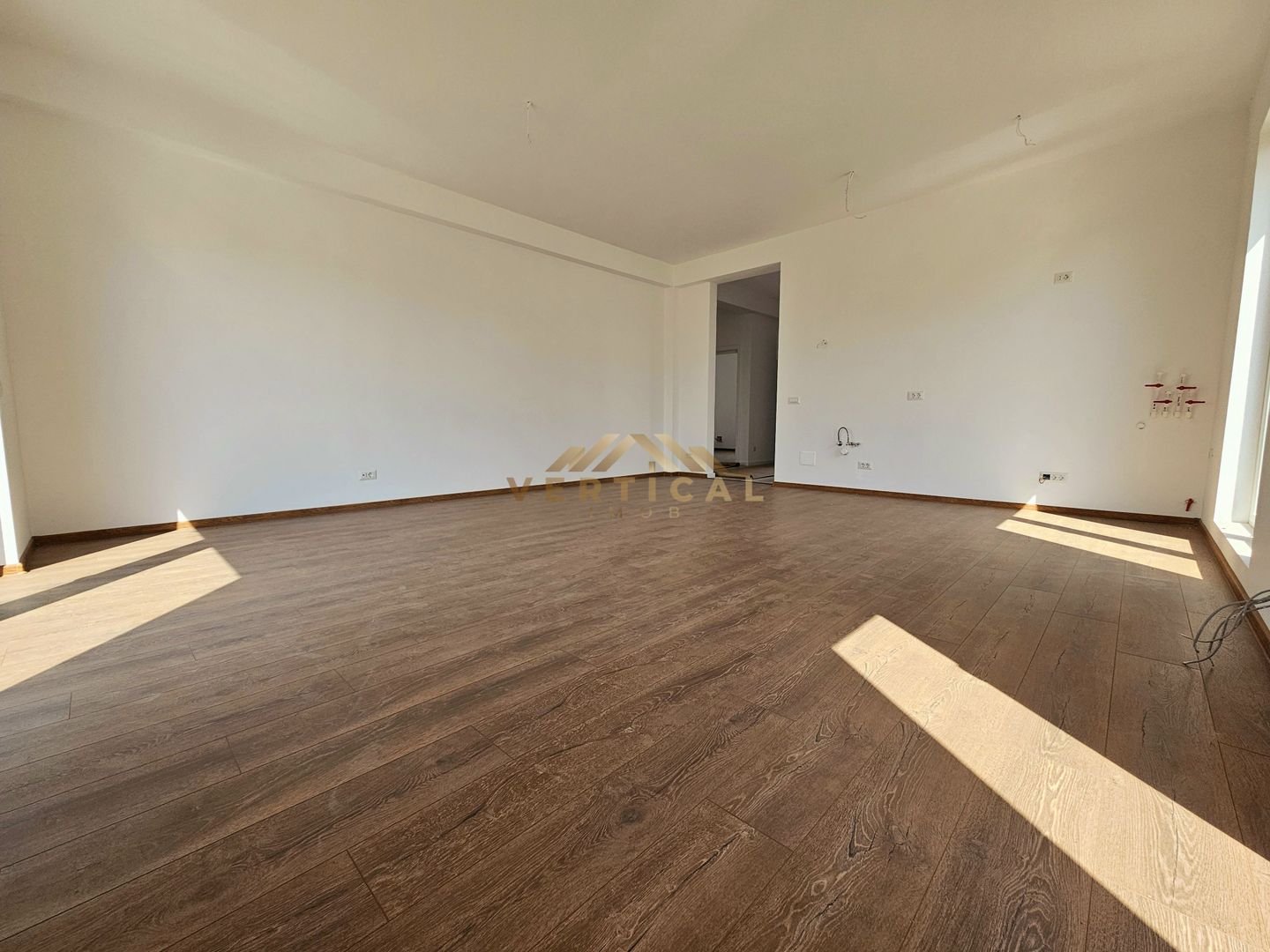 Casa parter cu 4 camere - comuna Berceni - Poză 11