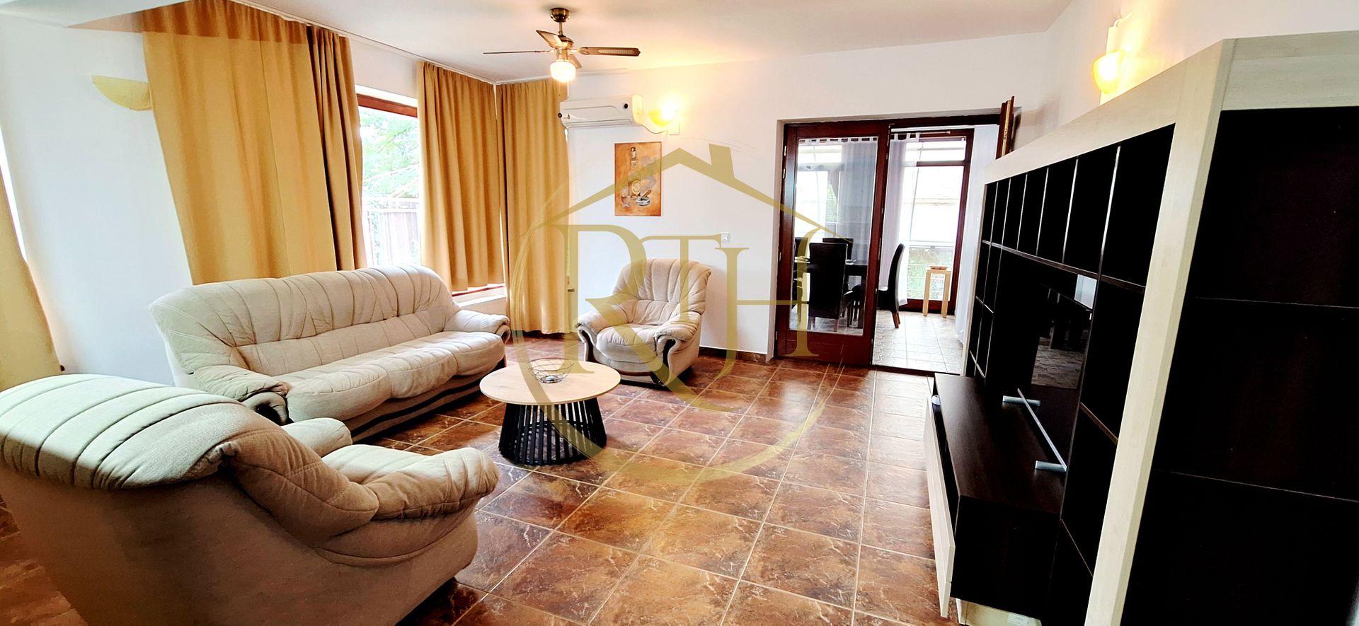 Oferim spre inchiriere, casa deosebi cu 4 camere,2 garaje,zona Soarelui-Braytim - Poză 4