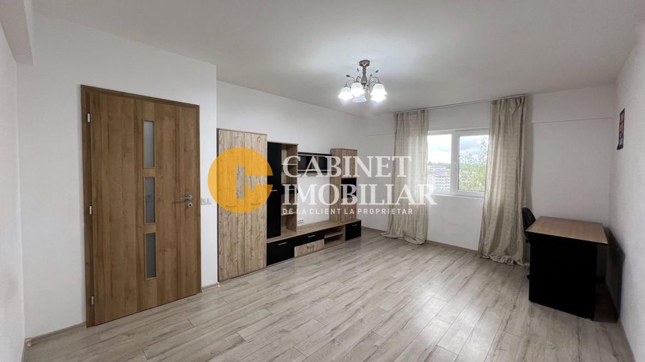 2 camere Decomandat - ETAJ 1 - Loc de parcare - mobilat - Poză 1