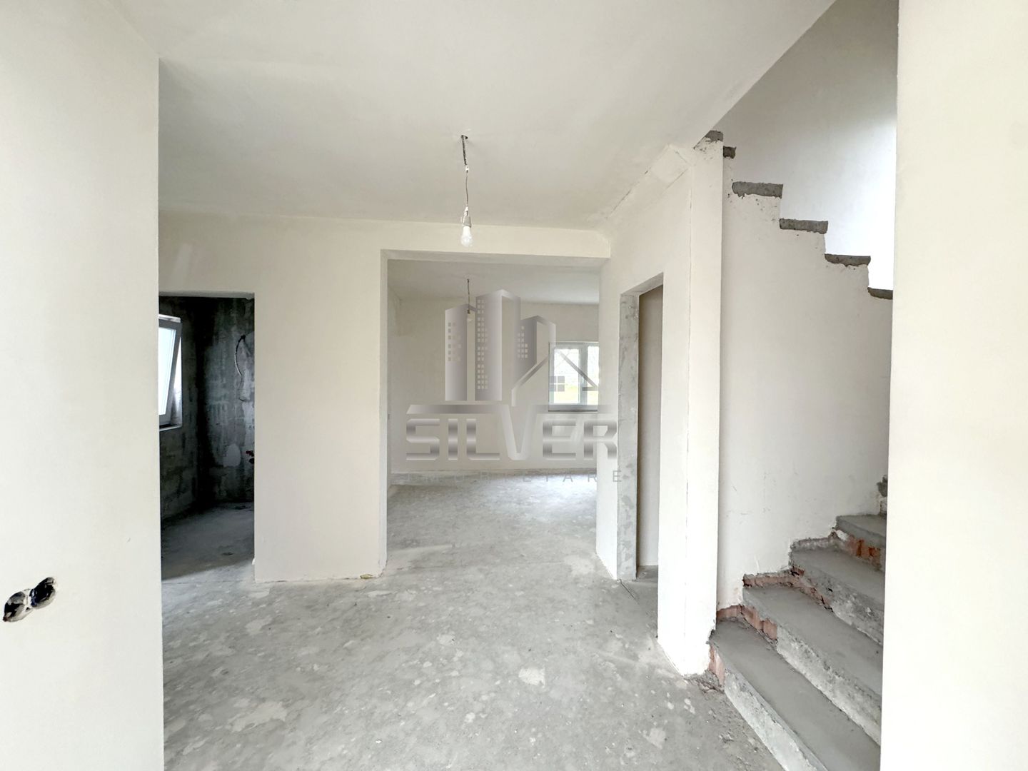 Casa  individuala cu teren de 472 mp in zona centrala. - Poză 11