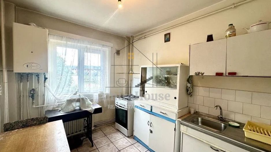 Apartament 2 camere decomandat, etaj 2, str Aurel Vlaicu - Poză 4