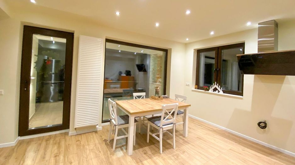 Vânzare vilă 8 camere | Grădină 500mp | 3 locuri de parcare - Poză 24