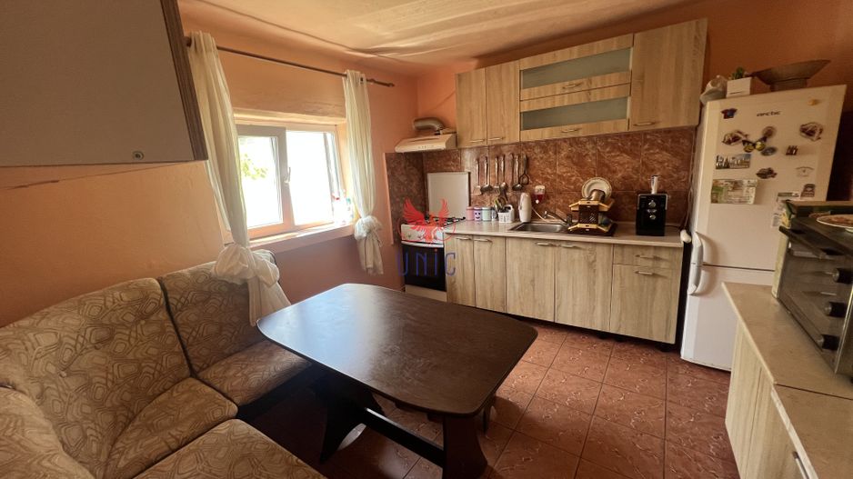 Casa Impartita in 3 Apartamente, Bariera Valcii - Poză 12