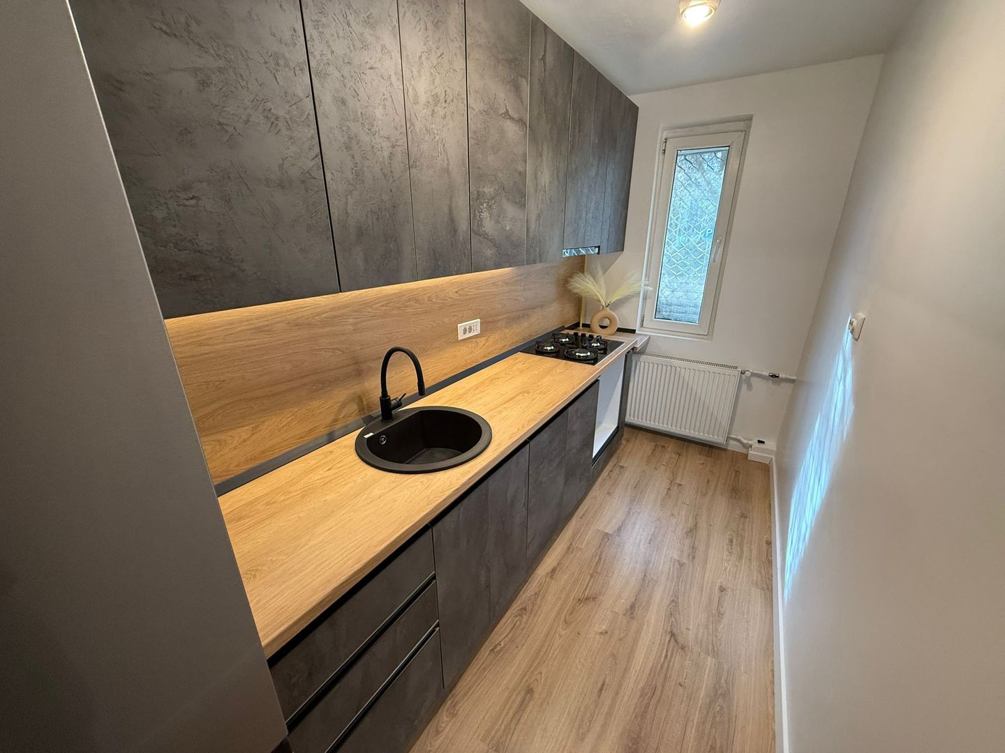 Garsoniera Renovata - Decomandata - Gorjului - Metrou 10 minute - Poză 1