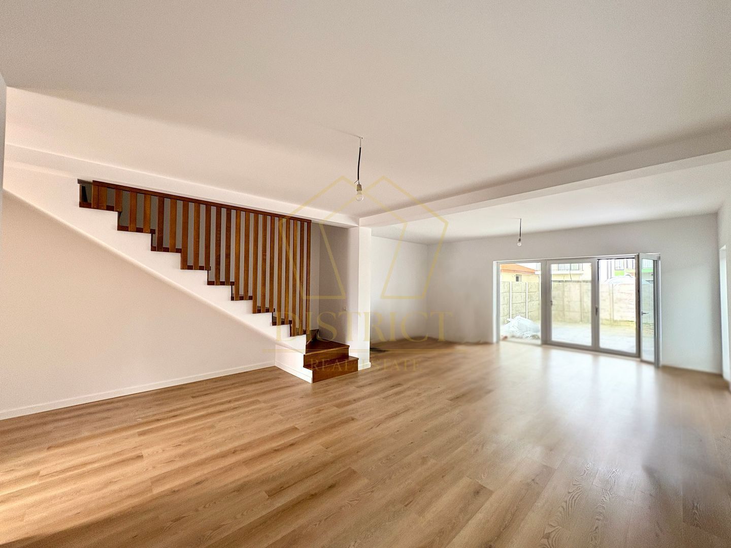 Duplex modern cu 4 camere si dressing | Mosnita Noua | ESO Petrol - Poză 1