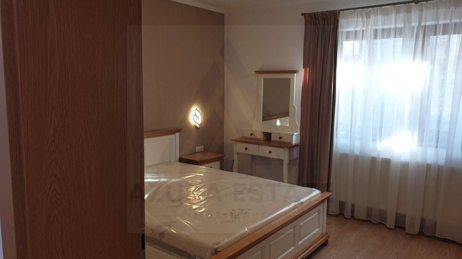 Apartament la casa 2 dormitoare terasa si curte proprie Sub Arini - Poză 4