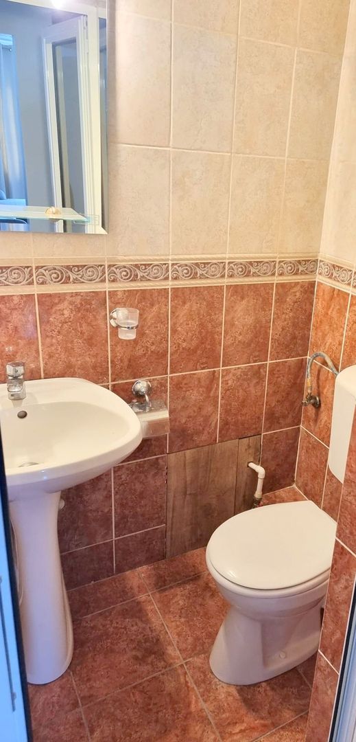 Apartament cu 3 camere, 100 mp, etaj 1  - Zona Centrala - Poză 9