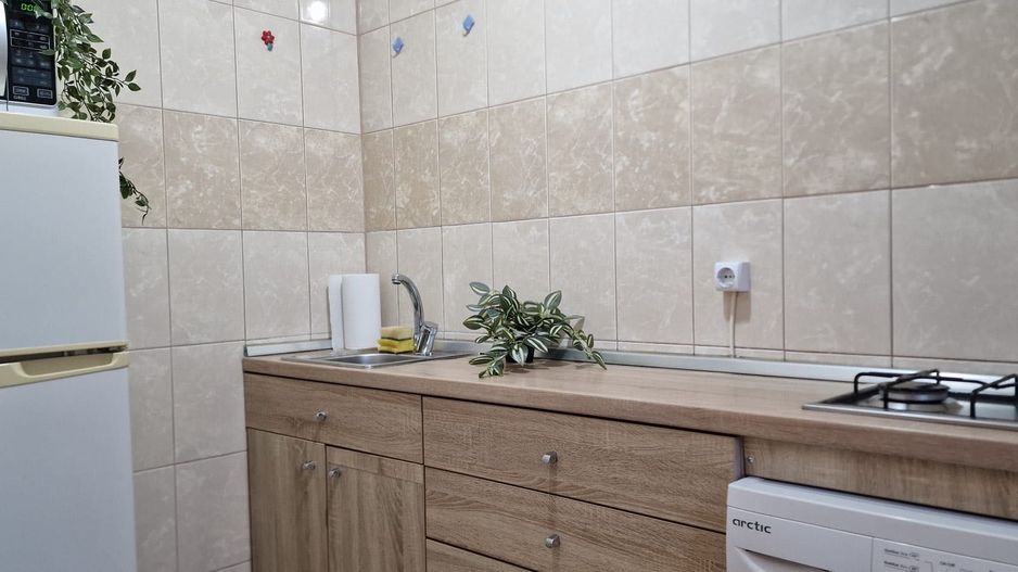 Garsonieră modernă, etaj 2, AC, 5 min metrou Titan - Poză 6