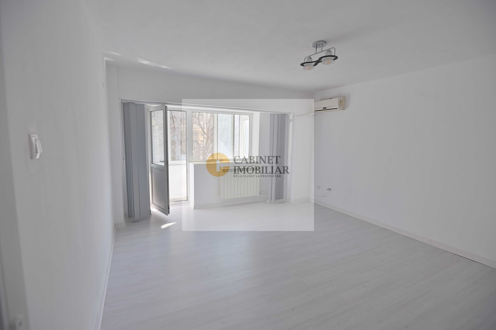 Apartament 2 camere renovat | zonă centrală Decebal - Poză 1