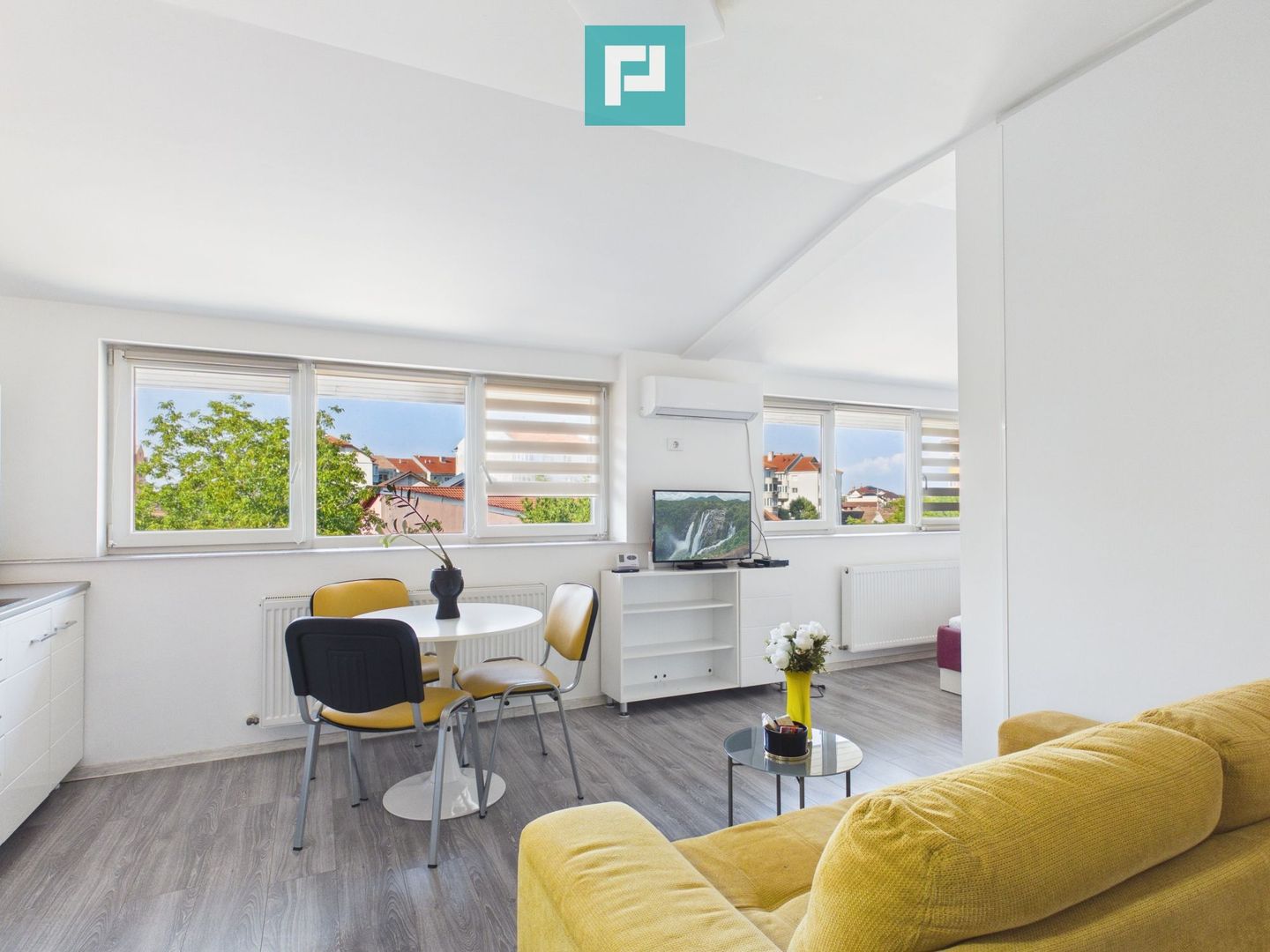 Studio modern în Alfa - Poză 1