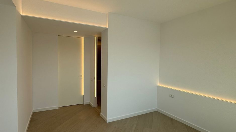 APARTAMENT NEMOBILAT 3 CAMERE CORTINA NORTH - Poză 3