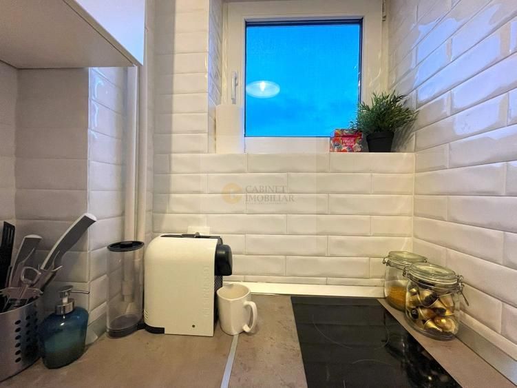 Garsoniera | Vedere catre Calea Victoria  | Airbnb | Certificat Turism - Poză 10