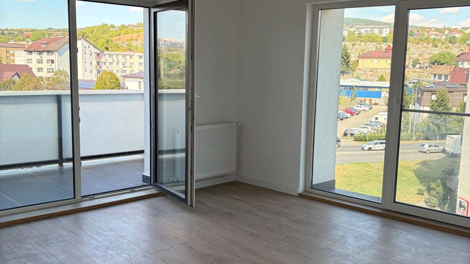 Apartament spatios | 102 mp | 3 dormitoare | parcare | C. Baciului - Poză 2