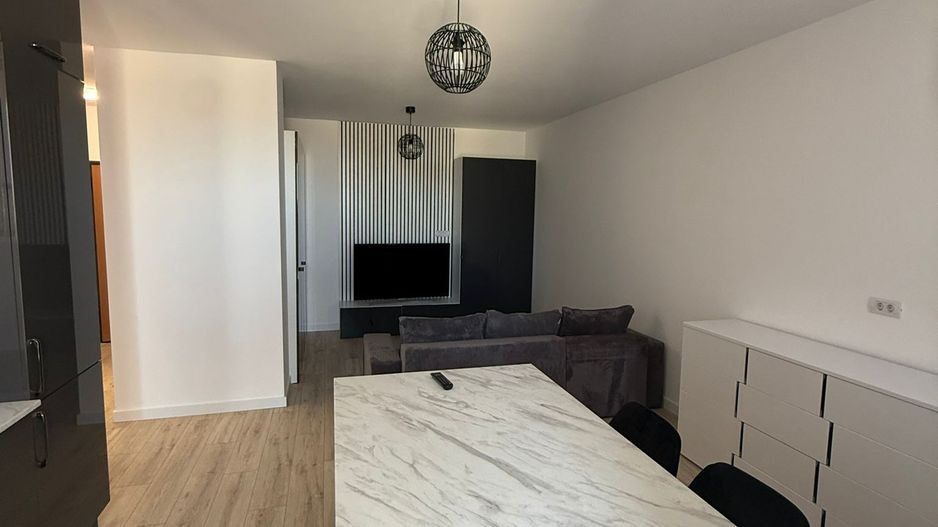Torontal Apartament Decomandat, Loc Parcare la Subsol, Complet Mobilat - Poză 5