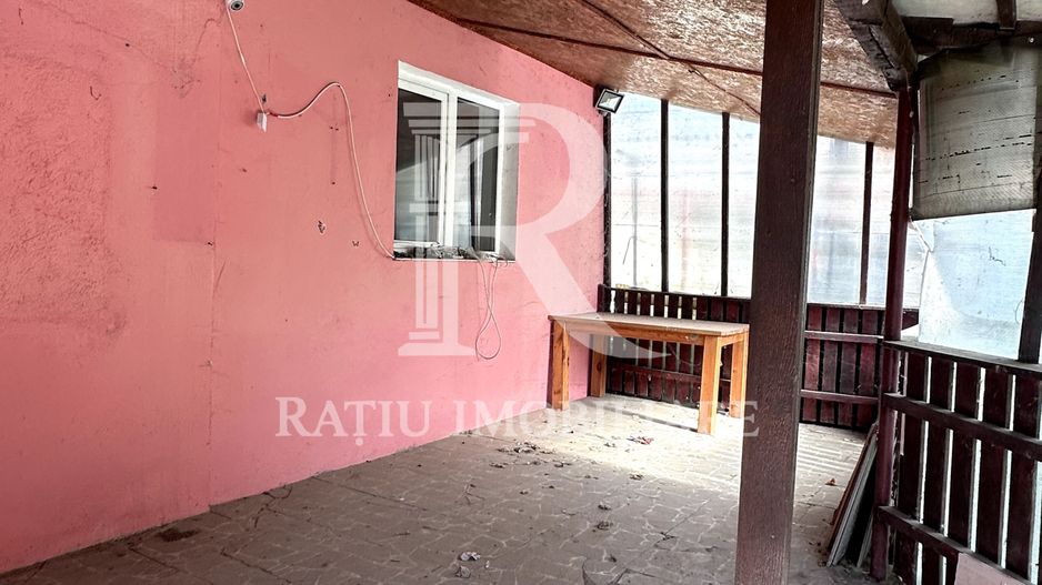 Casa cu anexe si pivniță | Teren intravilan generos | Sannicolau Roman - Poză 2