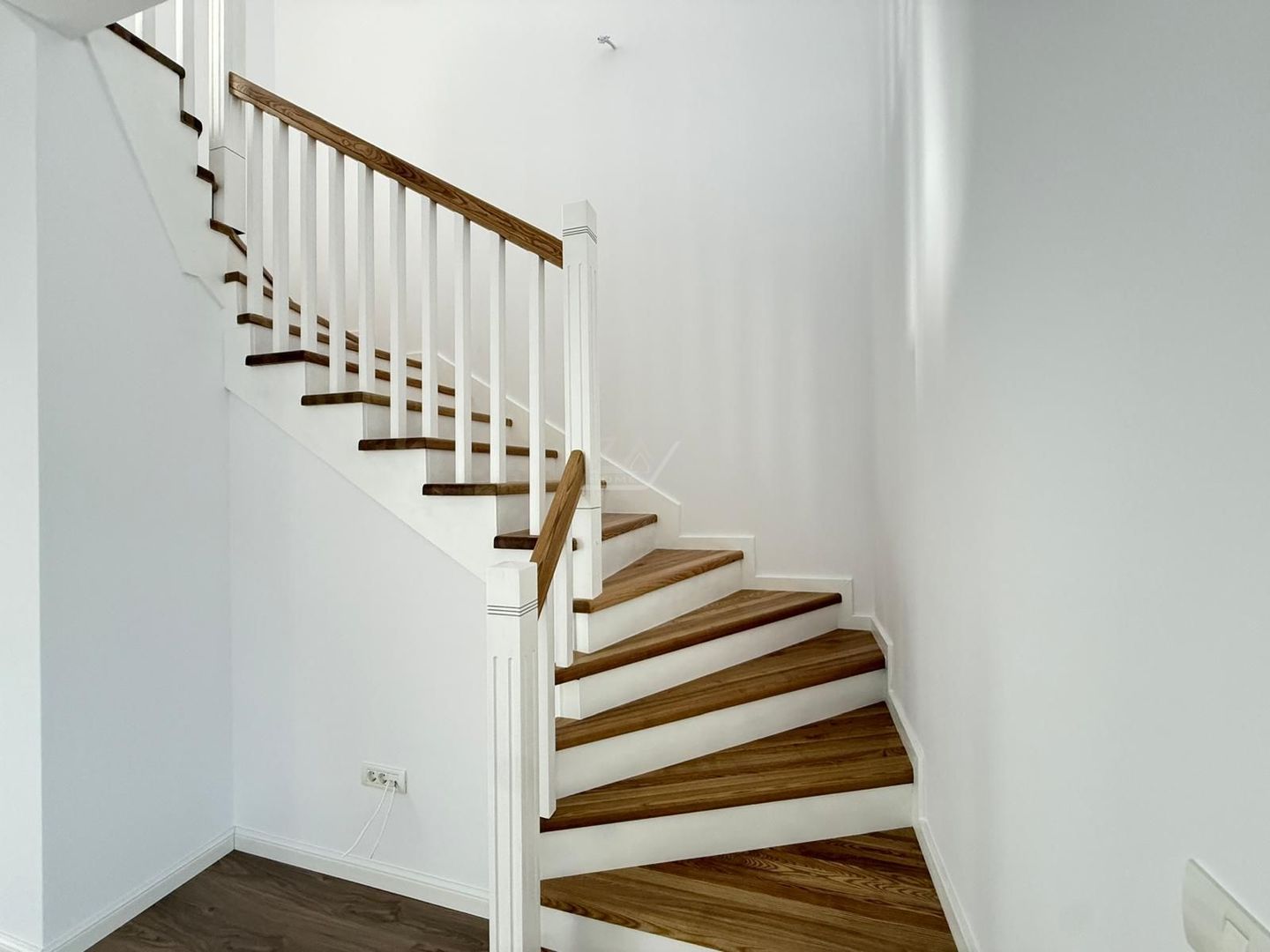 Locatie excelenta - langa Musicescu. 3 dormitoare. 2 locuri parcare. - Poză 10