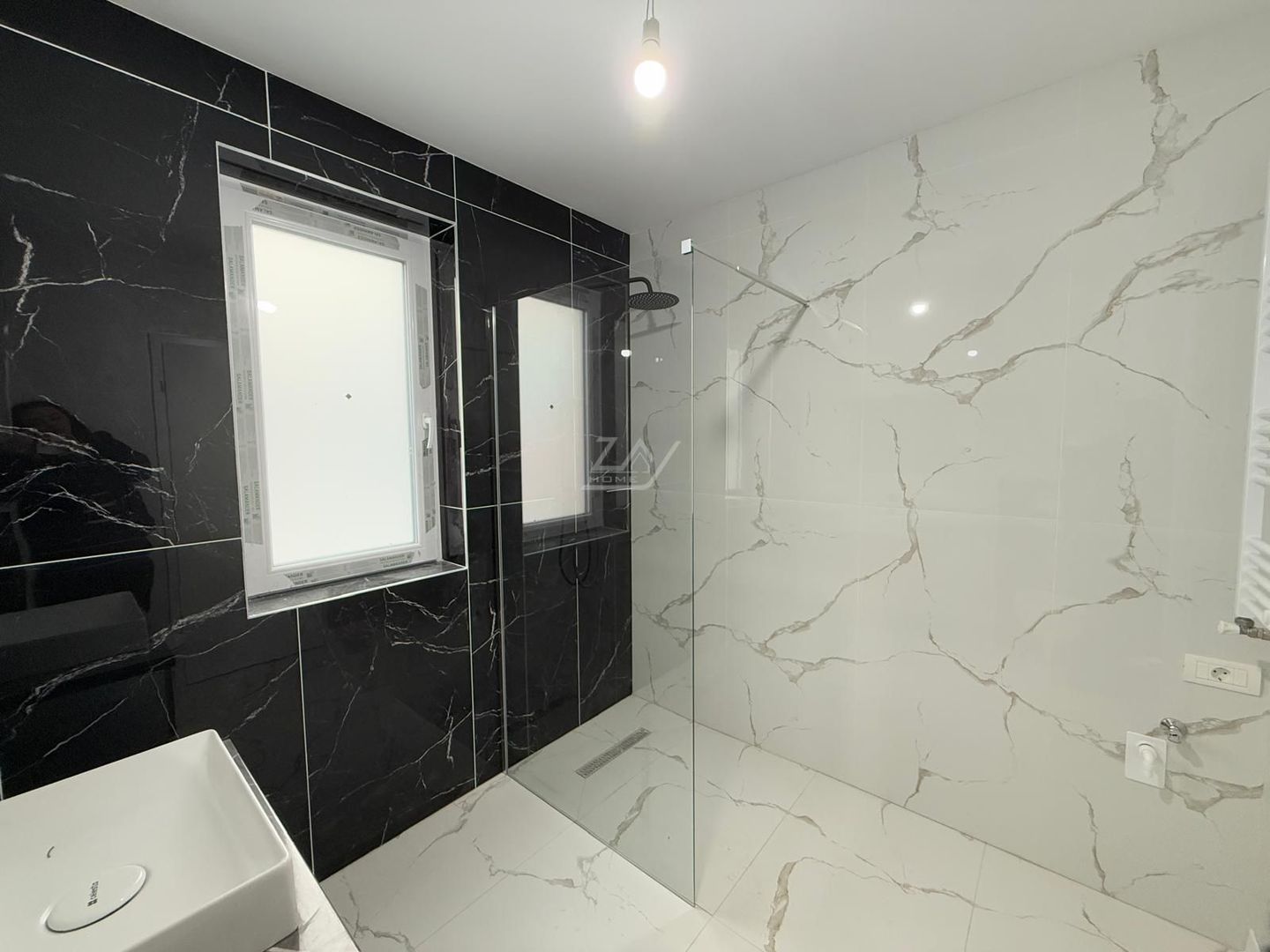 Decomandat. Spatios. Loc de parcare. - Poză 5