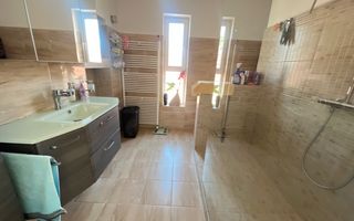 Vilă spațioasă, Dorobantilor–Pretabilă pentru 2 familii,  1570mp teren - Poză 8