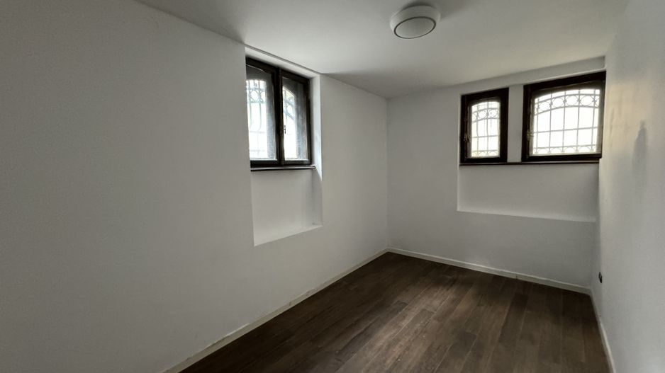 Universitate 20 camere arhitectura interbelica garaj curte piscina - Poză 24