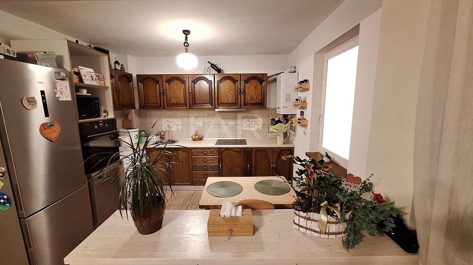 Apartament 3 camere, 67 mp, grădină privată 77 mp, parcare inclusă. - Poză 2