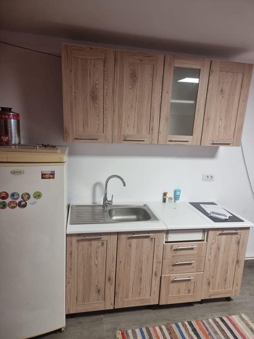 Garsonieră de închiriat - zona Gara, demisol, 35 mp - Poză 2