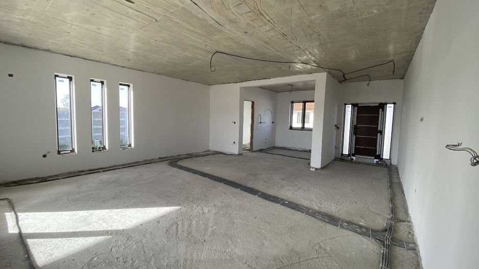 Casa semifinisata in Lazuri - Poză 4