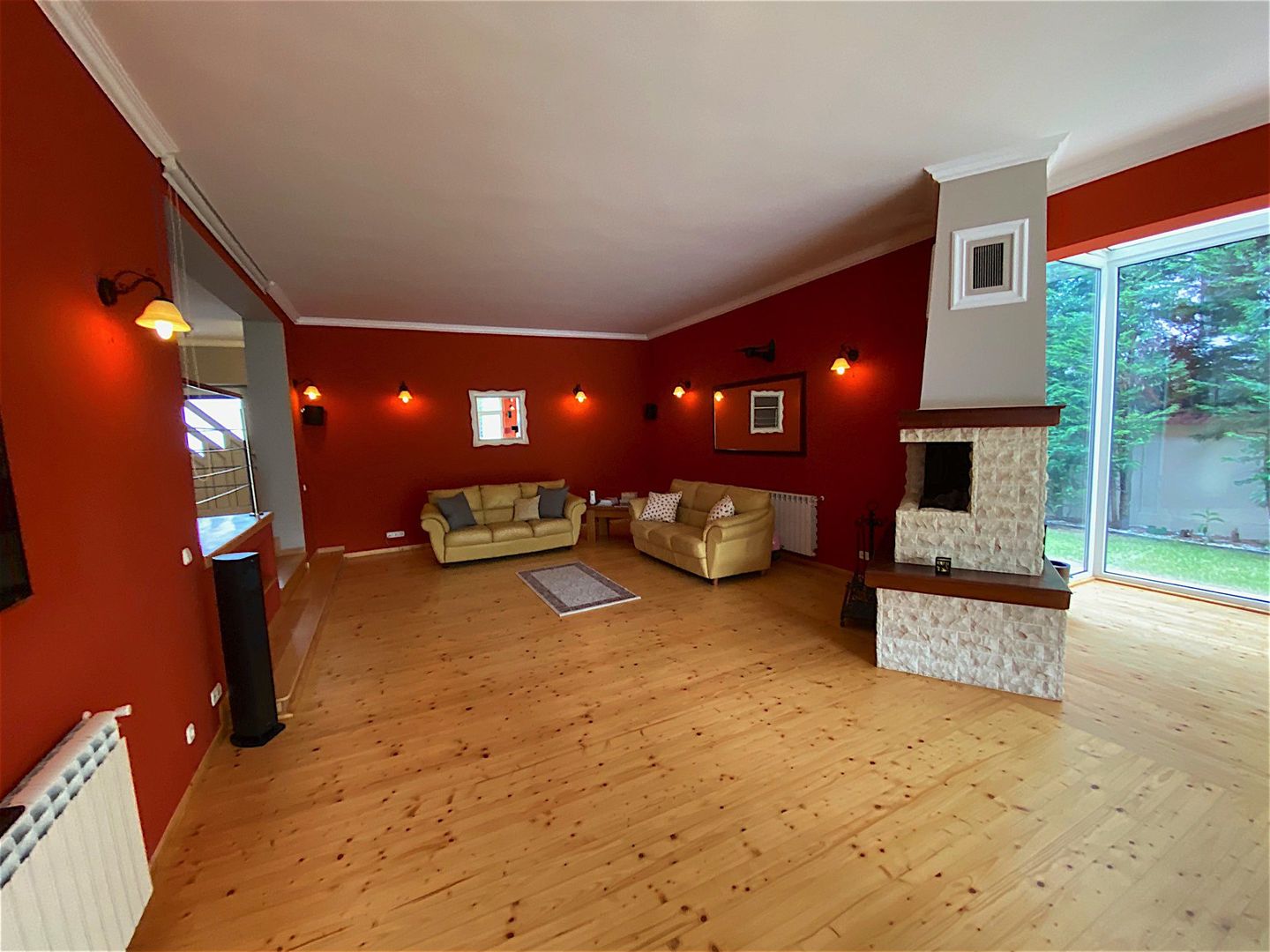 Generoasa si spatioasa - Poză 38