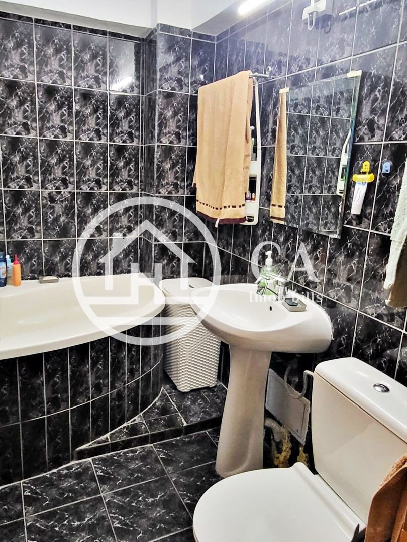 Apartament cu 3 camere ( modificat din 4 ) - Zona Rogerius - Poză 8