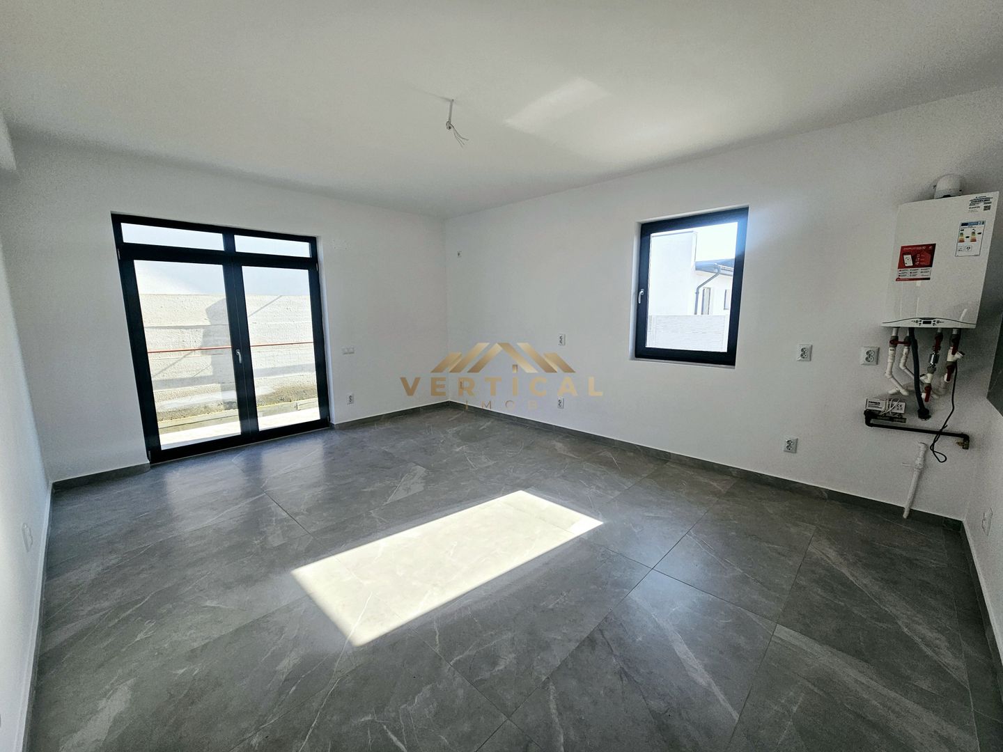 Casa pe un singur nivel cu 4 camere - comuna Berceni - Poză 7