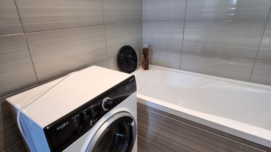 De Inchiriat: Apartament 2 Camere Elegant și Nou | Metrou Brâncoveanu - Poză 3