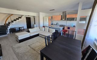 Apartament cu 3 Camere, Scară Interioară, Zona Centru - Poză 1
