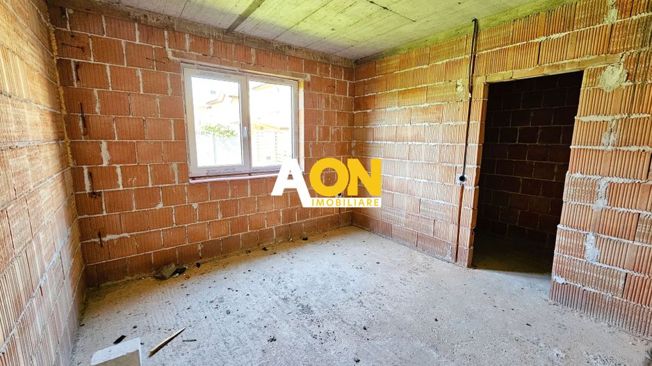 Casa la rosu, 3 camere, terasa, garaj, toate utilitatile, Micesti - Poză 8