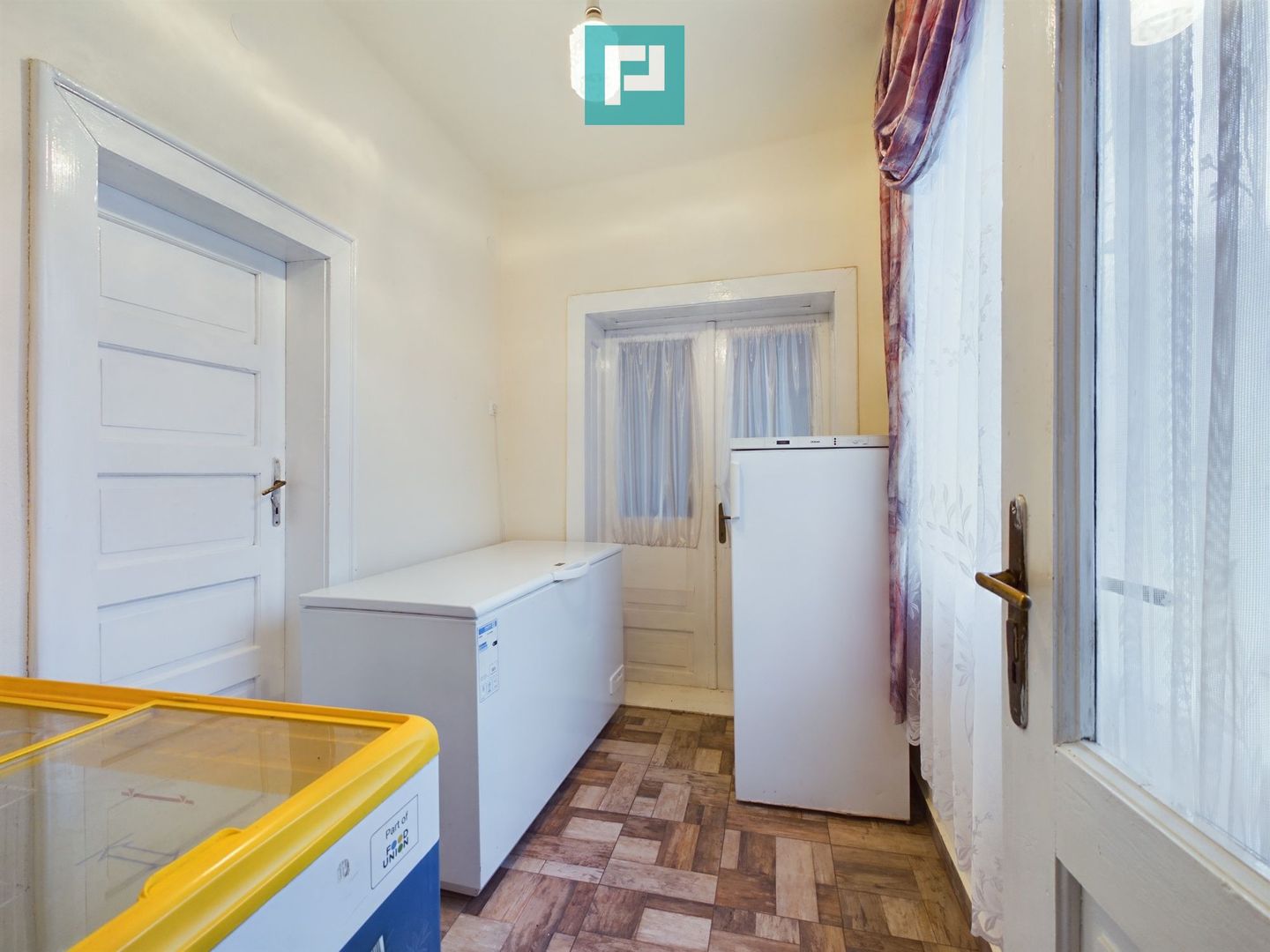 Casă pitorească în județul Arad - Poză 13