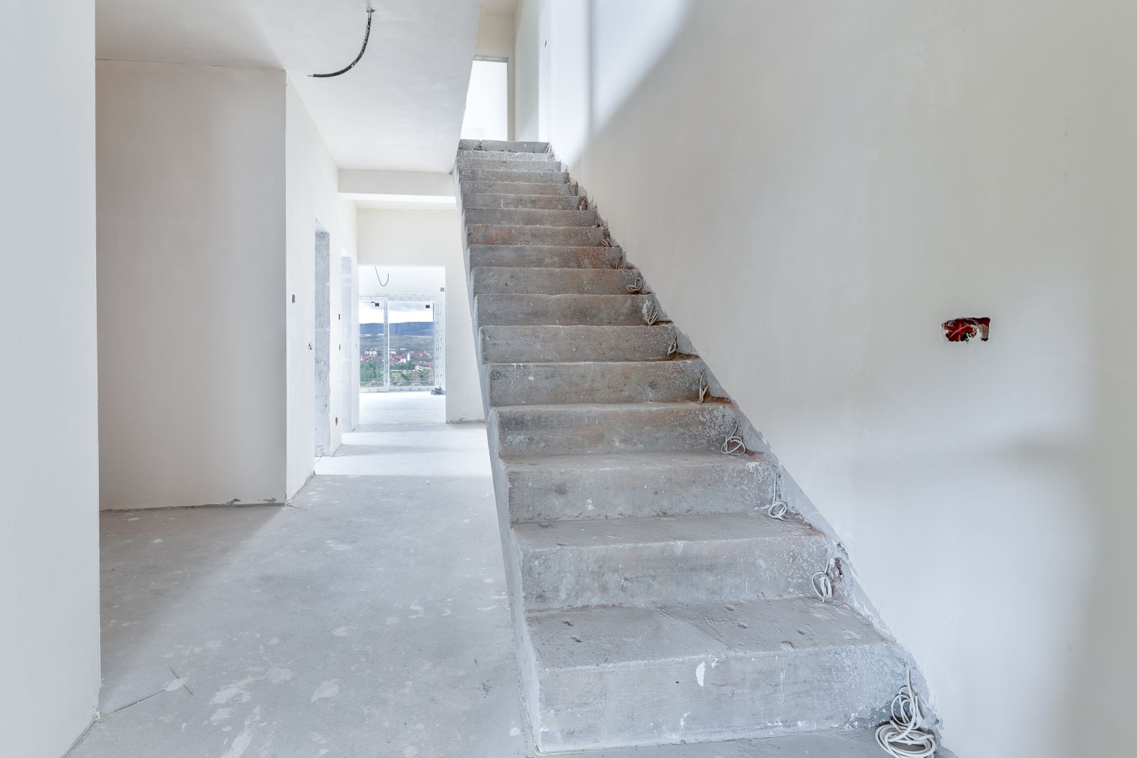 Duplex modern in Voronet, 136 mp utili, garaj si teren 325 mp - Poză 14