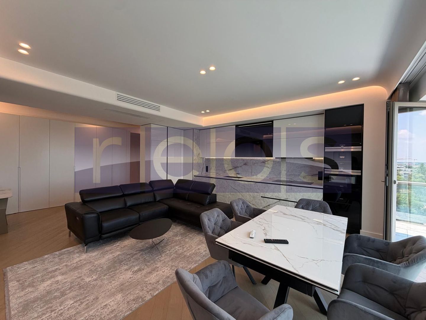VANZARE APARTAMENT 101MP | 3 CAMERE | MOBILAT-UTILAT LUX | TERASA 26MP - Poză 5