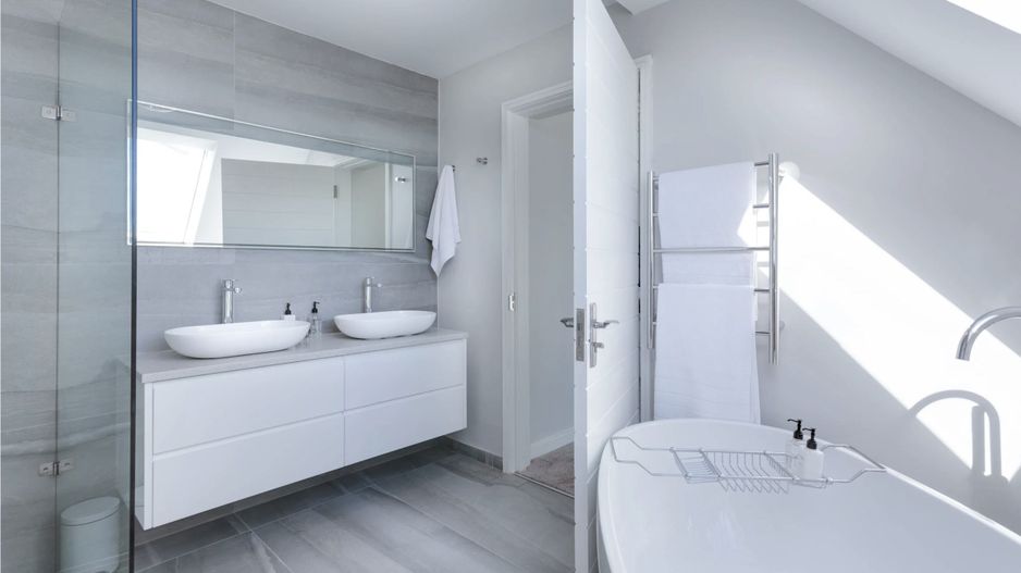 Spațiu, lumină și perspective – apartament cu potențial ridicat - Poză 4