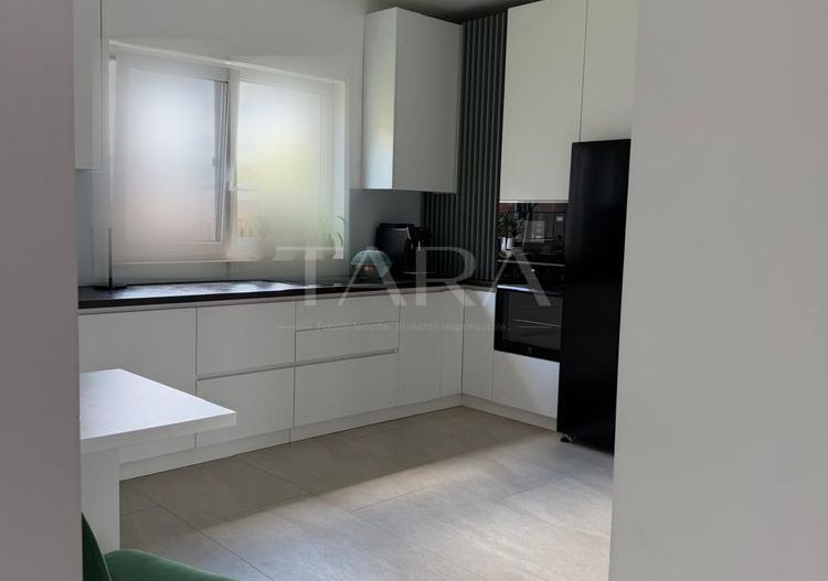 Duplex modern cu curte proprie, în zonă liniștită, aproape de pădure. - Poză 2