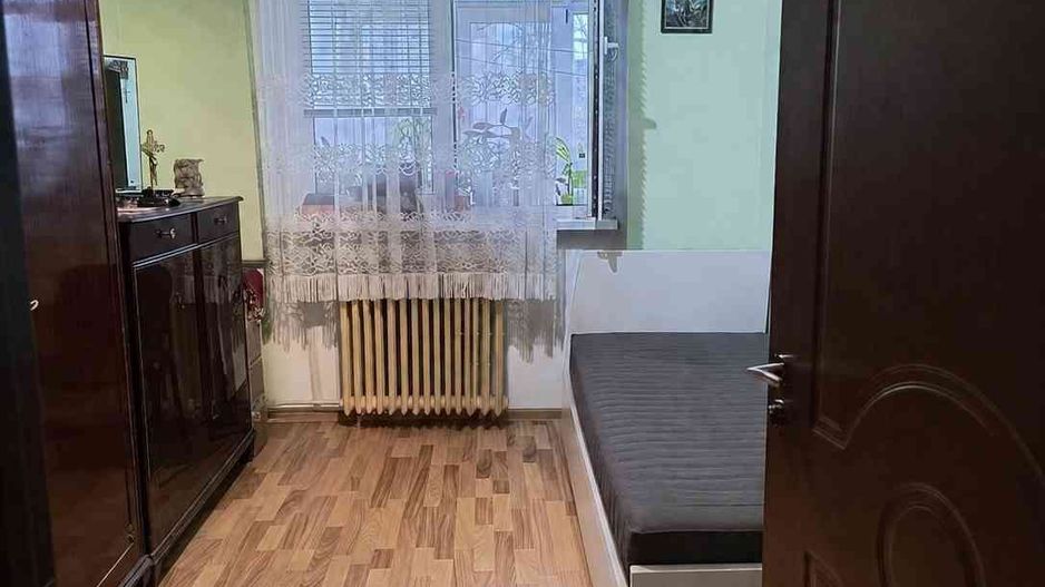 Vanzare 3 camere, etaj 1, balcon luminos, bucătărie separată – Drumul Taberei - Poză 2